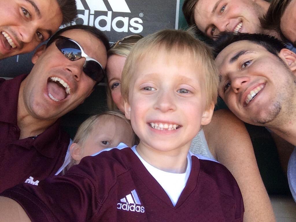 Campbell takes a selfie with members of the MSU baseball team in Starkville August 2015 during Campbell Dale #HailState Day.