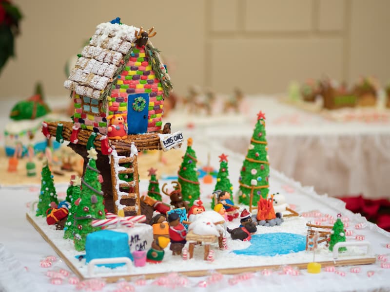 Gingerbread-Houses-20191212-11.jpg