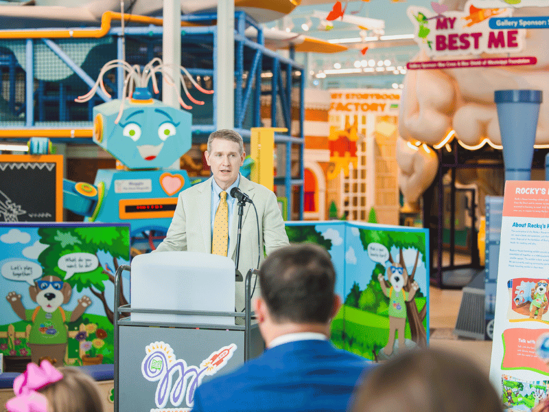 Children's of Mississippi CEO Dr. Guy Giesecke thanks the Mississippi Children's Museum and Reach Out and Read for their support of early childhood reading initiatives. Lindsay McMurtray/ UMMC Communications