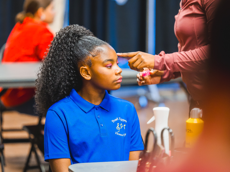 Charleigh Holder gets a holiday glow-up before modeling.