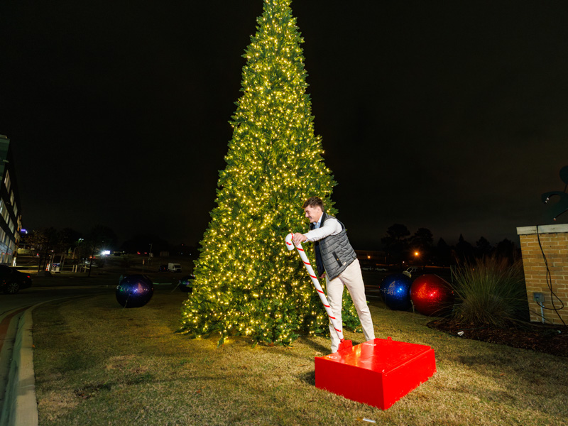 Konnor Griffin, professional baseball player, Pittsburgh Pirates, lights the Christmas Tree at Light-A-Light. Joe Ellis/ UMMC Communications