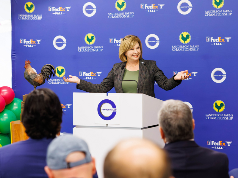 Dr. LouAnn Woodward, Vice Chancelor for Health Affairs at UMMC, thanks Century Club Charities, the Sanderson Farms Championship and Wayne-Sanderson Farms for their support of children's health care.-5.jpg