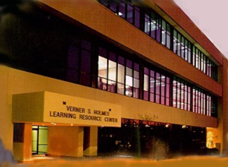 Verner Holmes Learning Resource Center - UMMC