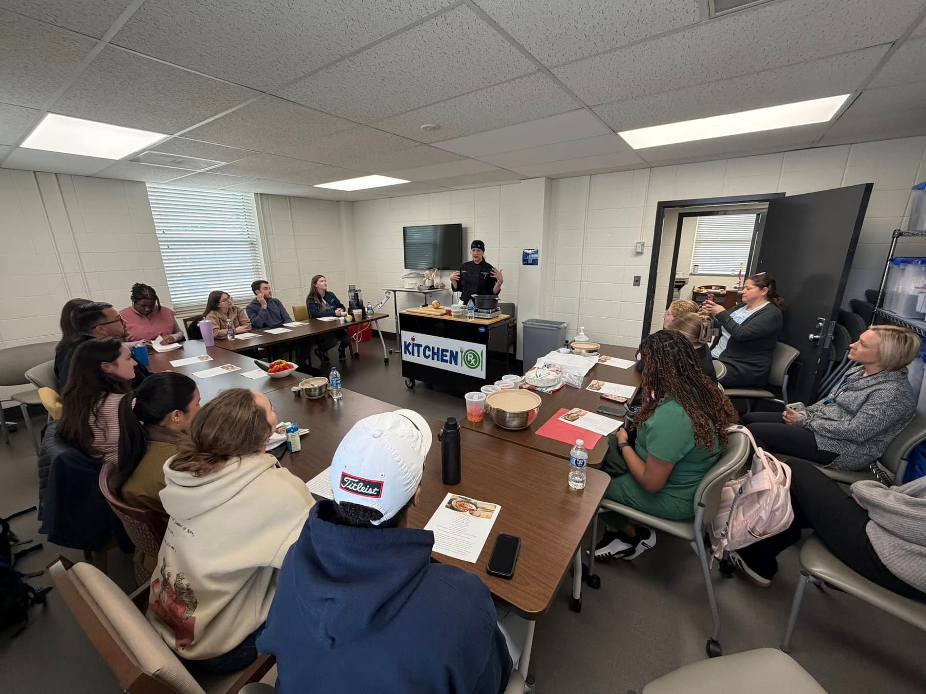 The power of healthy eating is the focus of a cooking class for medical students..