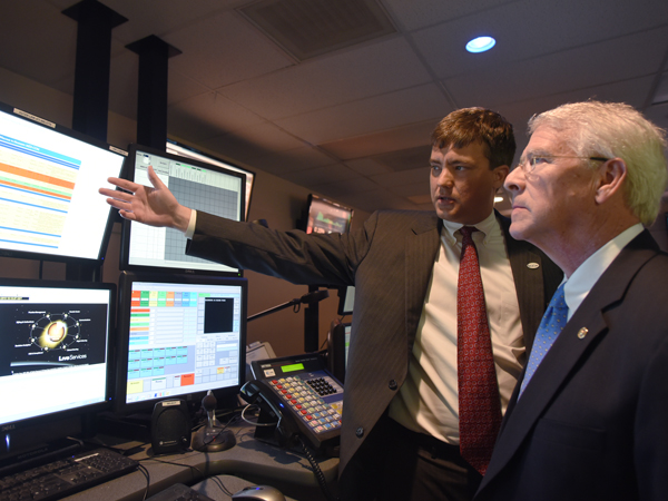 Senator gets a glimpse at life-saving telecommunications