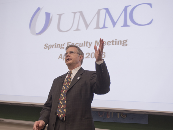 Vitter champions inter-campus teamwork in inaugural meeting with faculty