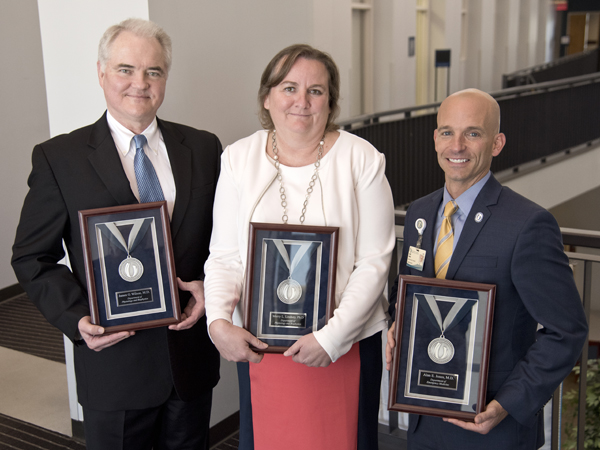 Record numbers earn 2016 Excellence in Research Awards