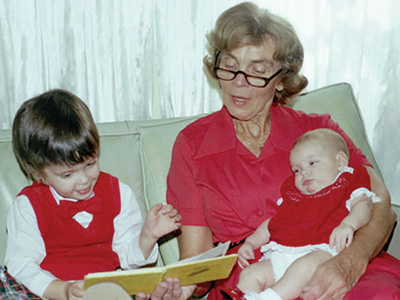 Ruth-reading-to-grandson-Morgan-and-granddaughter-Julia.jpg
