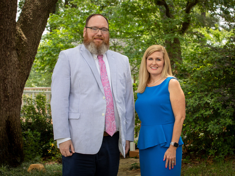 Dr. Jonathan Wilson, UMMC chief administrative officer, is the SON 2022 Alumnus of the Year. Dr. Alaina Herrington, assistant professor in the SON, is the 2022 Alumna of the Year. Jay Ferchaud/ UMMC Communications